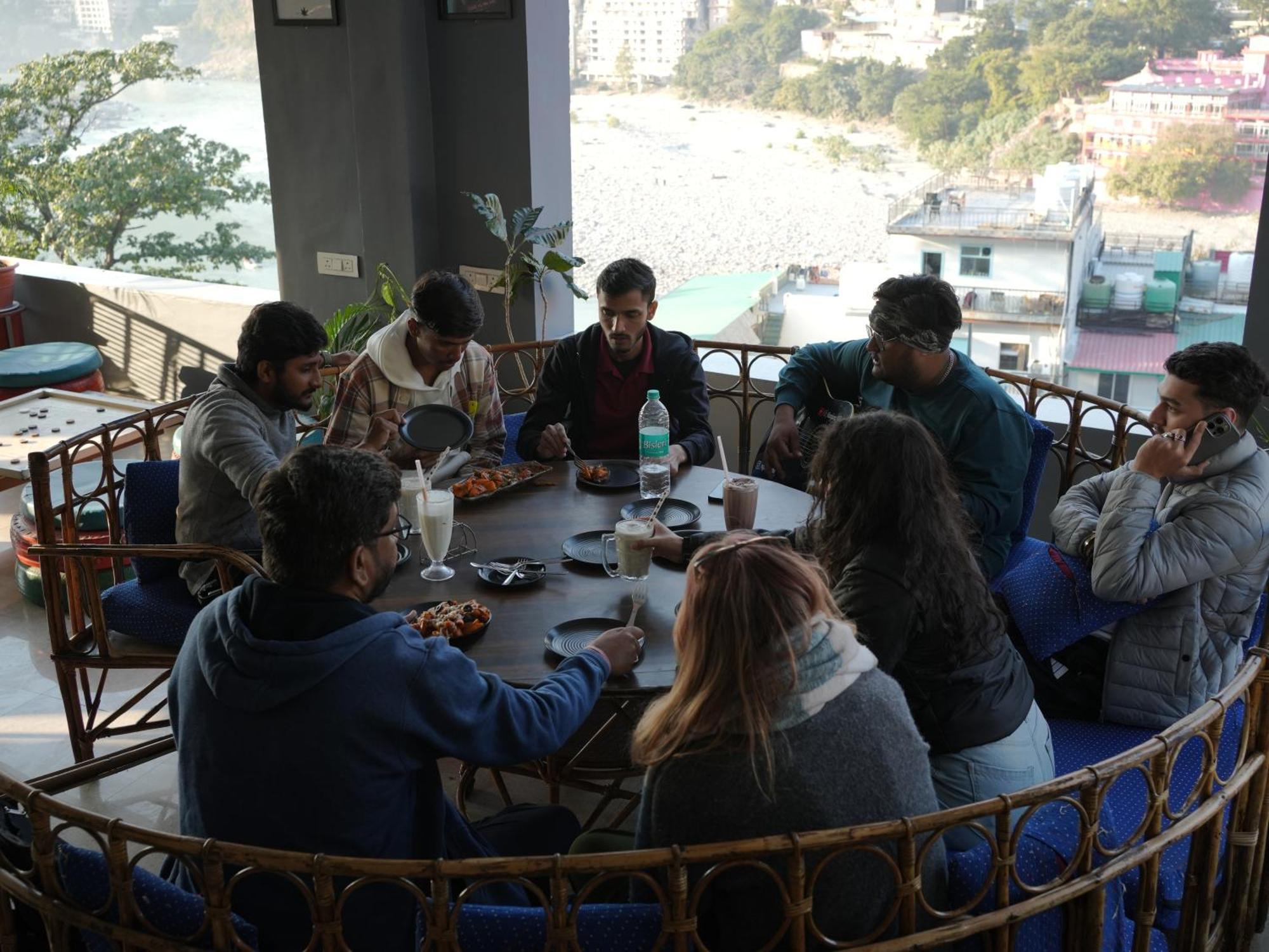 Skyard Rishikesh, Laxman Jhula Pansiyon Dış mekan fotoğraf
