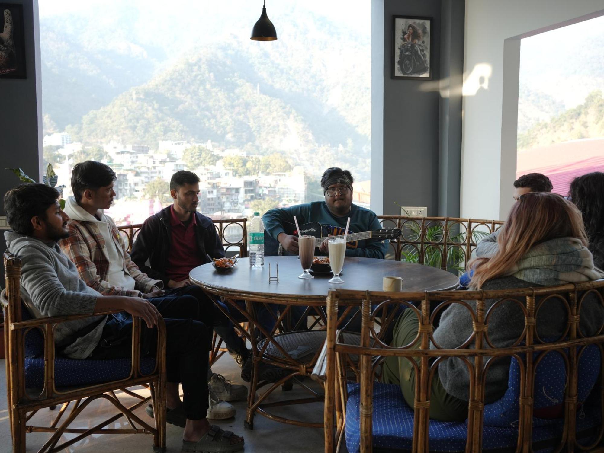 Skyard Rishikesh, Laxman Jhula Pansiyon Dış mekan fotoğraf