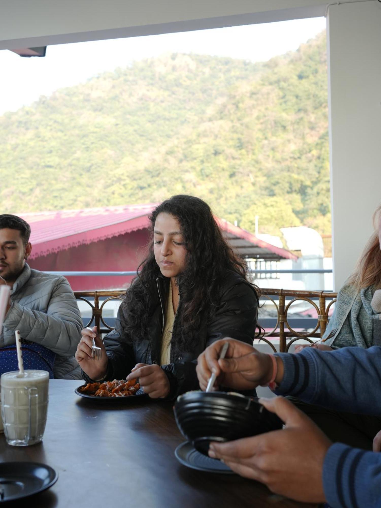 Skyard Rishikesh, Laxman Jhula Pansiyon Dış mekan fotoğraf