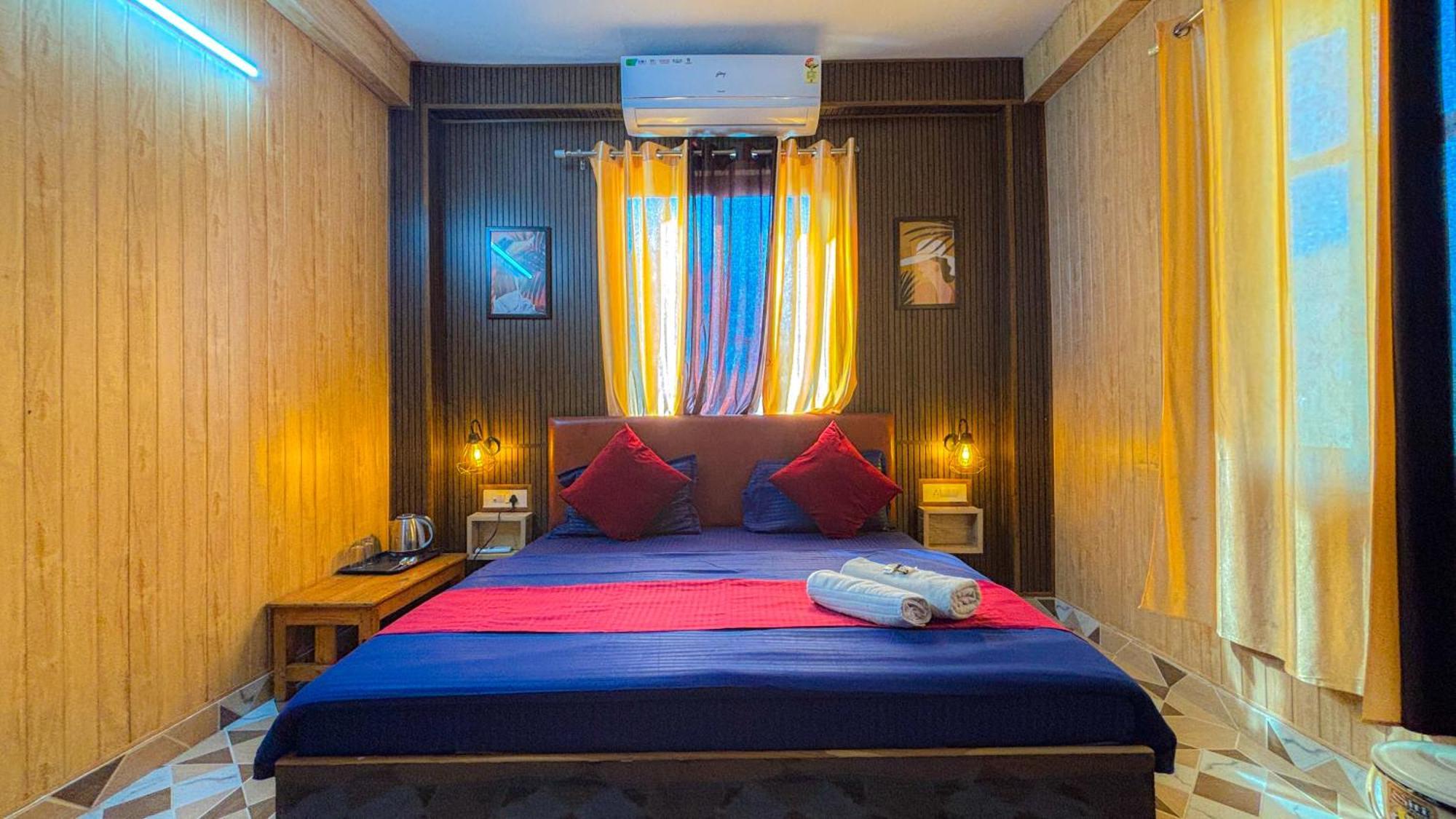 Skyard Rishikesh, Laxman Jhula Pansiyon Dış mekan fotoğraf