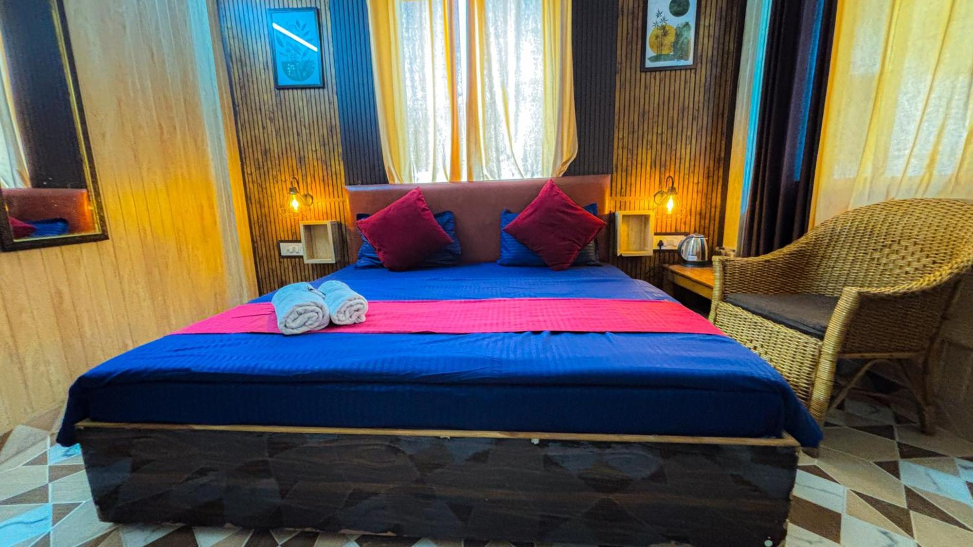 Skyard Rishikesh, Laxman Jhula Pansiyon Dış mekan fotoğraf