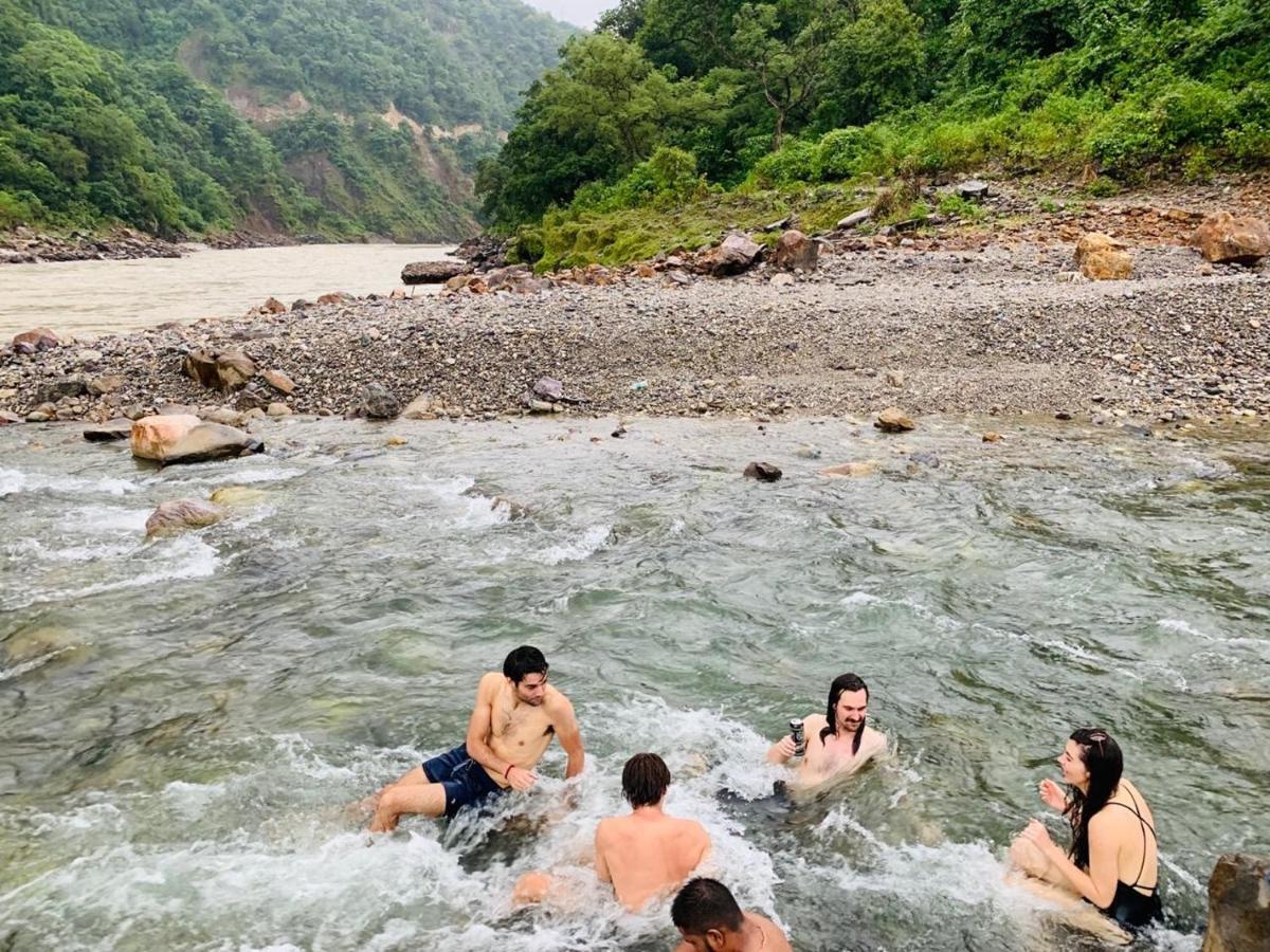 Skyard Rishikesh, Laxman Jhula Pansiyon Dış mekan fotoğraf